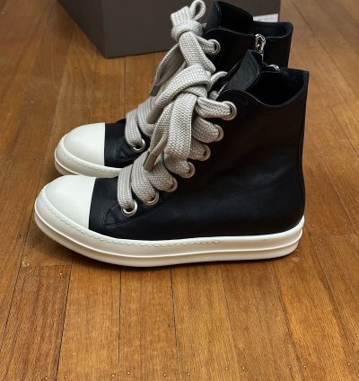 OG Jumbo Lace mainline Ramones (brand new in box)