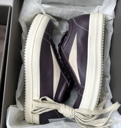 RARE Vintage Sneakers in Amethyst