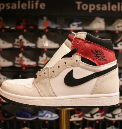 Air Jordan 1 Retro High OG Light Smoke Grey