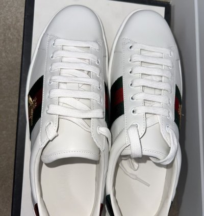 Gucci Ace Embroidered Bee Leather Sneakers