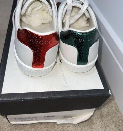 Gucci Ace Embroidered Bee Leather Sneakers