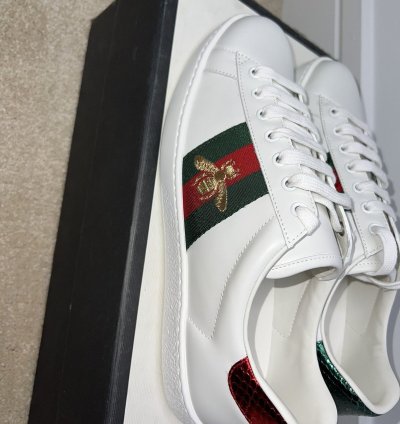Gucci Ace Embroidered Bee Leather Sneakers