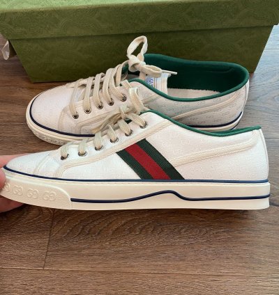 Gucci Low tennis sneaker size 9 5