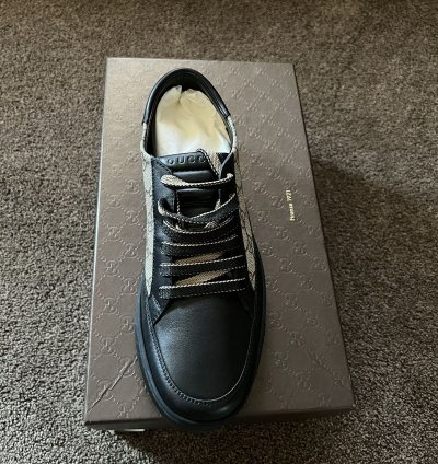 GUCCI Low-top GG Supreme sneaker US 8 5
