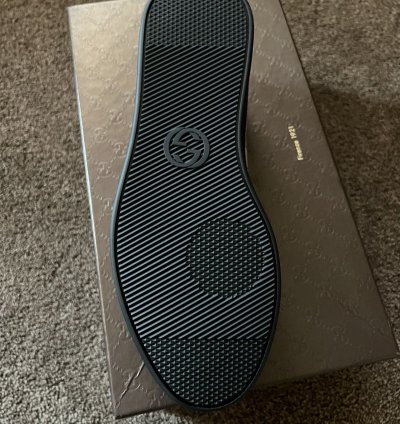 GUCCI Low-top GG Supreme sneaker US 8 5