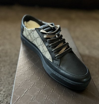 GUCCI Low-top GG Supreme sneaker US 8 5