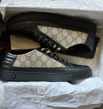 GUCCI Low-top GG Supreme sneaker US 8 5