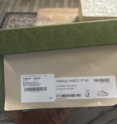 Gucci mid top shoe
