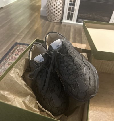Gucci mid top shoe
