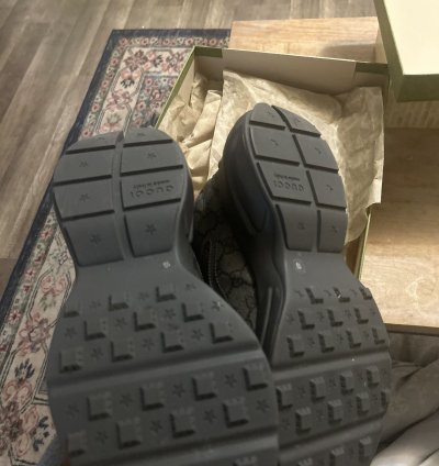 Gucci mid top shoe