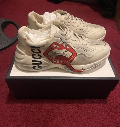 GUCCI Rhyton Printed Distressed Leather Sneakers (Red Lips)