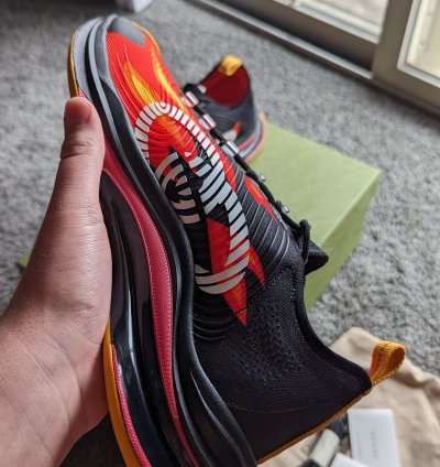 Gucci run flames sneaker