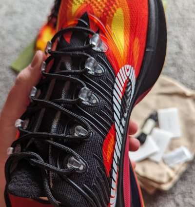 Gucci run flames sneaker