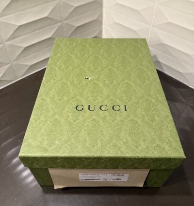 GUCCI RUN SNEAKERS NUBUCK ALASKA LEATHER (SIZE 10US)