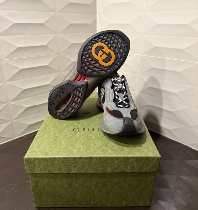 GUCCI RUN SNEAKERS NUBUCK ALASKA LEATHER (SIZE 10US)