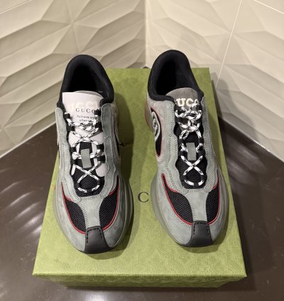 GUCCI RUN SNEAKERS NUBUCK ALASKA LEATHER (SIZE 10US)