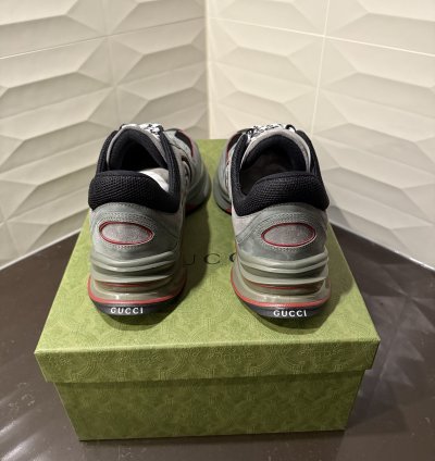 GUCCI RUN SNEAKERS NUBUCK ALASKA LEATHER (SIZE 10US)