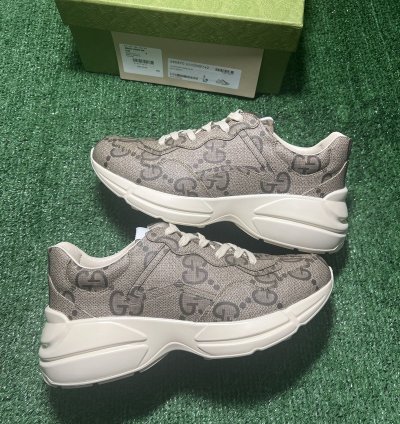 Gucci Rython 100 Beige Size 8