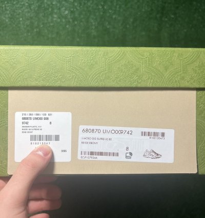 Gucci Rython 100 Beige Size 8