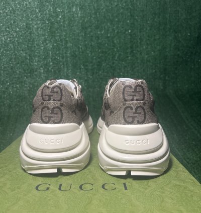Gucci Rython 100 Beige Size 8