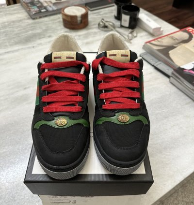 Gucci Screener sneaker in suede black green red color