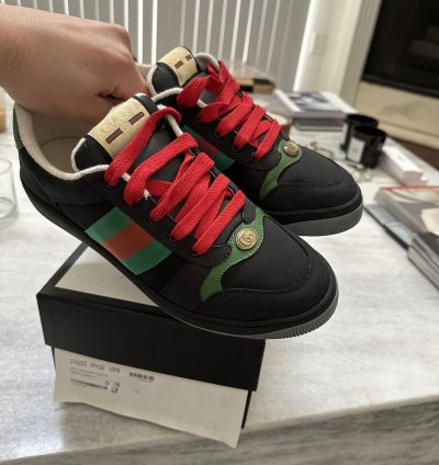 Gucci Screener sneaker in suede black green red color