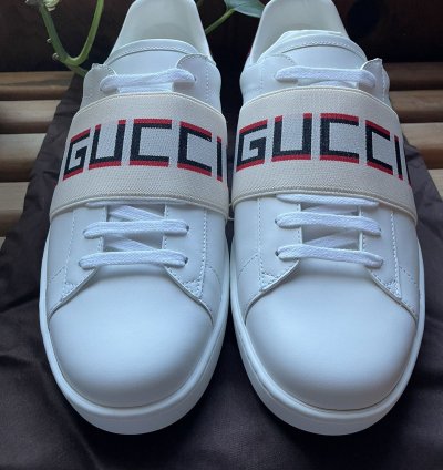 Men Ace sneaker with elastic logo strap