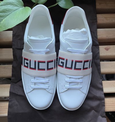 Men Ace sneaker with elastic logo strap