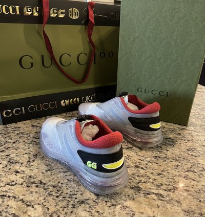 Men Gucci Ultrapace Sneakers