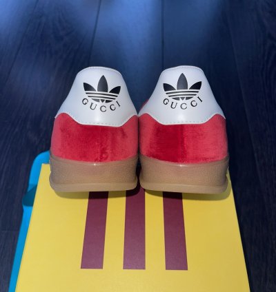 NEW - Gucci Adidas Gazelle Red Velvet US11