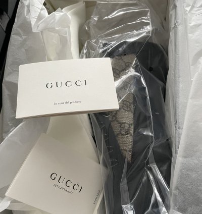 New Rare Limited Edition Supreme Gucci Logo Leather Sneaker