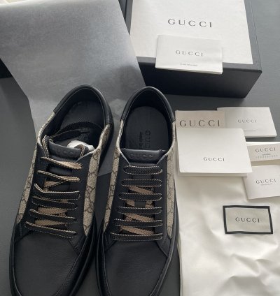 New Rare Limited Edition Supreme Gucci Logo Leather Sneaker
