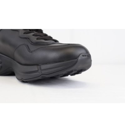 o1rshd1 Rython Sneakers in Black White