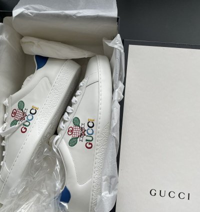 Rare Brand NEW Super Runway Embroidery Tennis Logo Sneaker