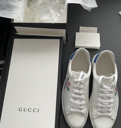 Rare Brand NEW Super Runway Embroidery Tennis Logo Sneaker