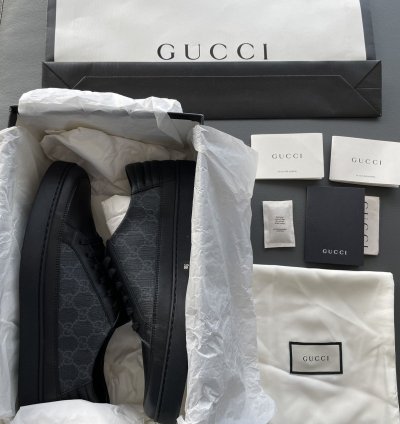 Rare Limited Edition Gucci Supreme Leather Low Top Sneakers