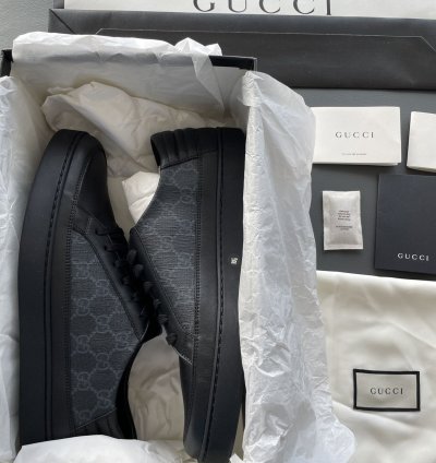 Rare Limited Edition Gucci Supreme Leather Low Top Sneakers