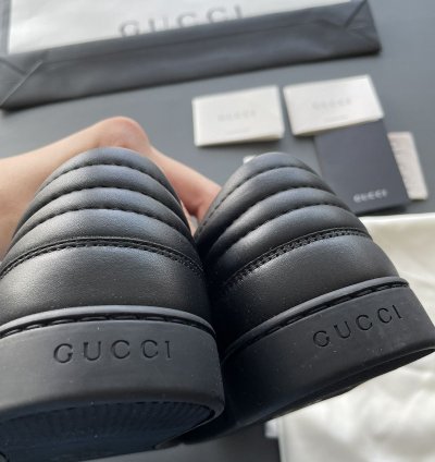 Rare Limited Edition Gucci Supreme Leather Low Top Sneakers