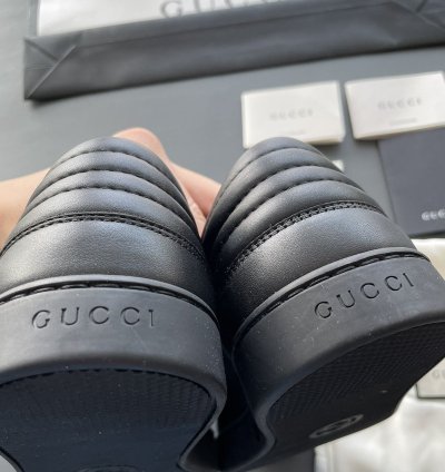 Rare Limited Edition Gucci Supreme Leather Low Top Sneakers