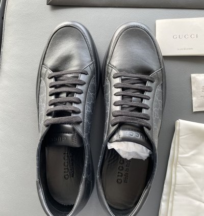 Rare Limited Edition Gucci Supreme Leather Low Top Sneakers