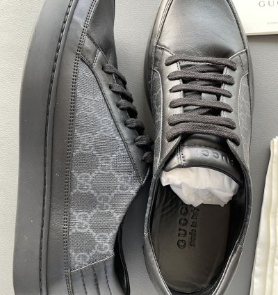 Rare Limited Edition Gucci Supreme Leather Low Top Sneakers