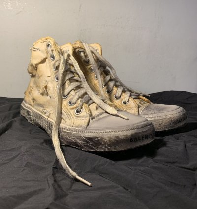 Super Destroyed Limited Edition Paris Sneakers