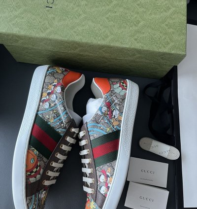 Super Runway Limited Edition Rare Gucci Logo Disney Sneaker