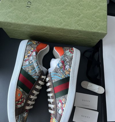 Super Runway Limited Edition Rare Gucci Logo Disney Sneaker
