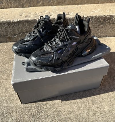 Track 2 Sneaker