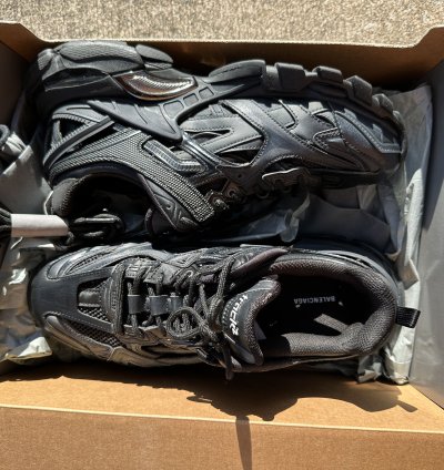 Track 2 Sneaker