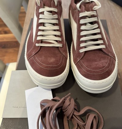 Vintage Lido Sneakers