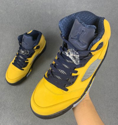 Nike Air Jordan 5 Retro Michigan (2019)