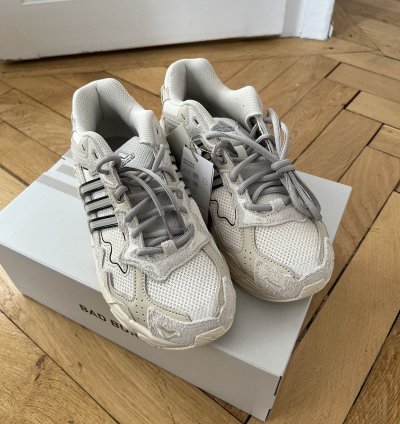 Adidas Bad Bunny RESPONSE CL
