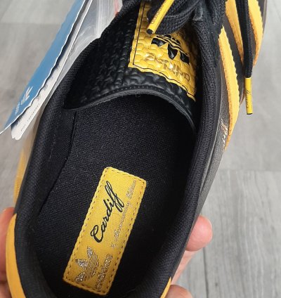 Adidas Cardiff 1 500